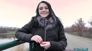 Orosz tini bige pénzért közösül