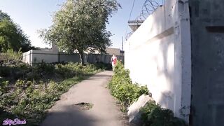 Tini lány lovagolja a manus faszát
