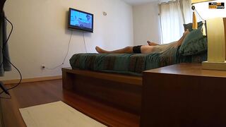 Tini barátnő kézimunkázza a faszát a pasijának