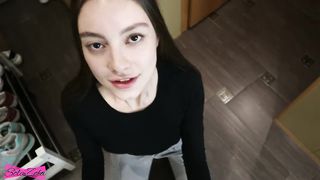 Tini csaj leszívatva és megabszva