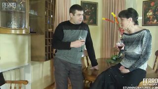 Orosz mami a nevelt fiával szexel