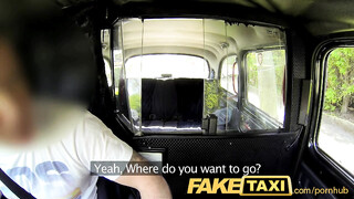 Taxis csávó hármasban szexel