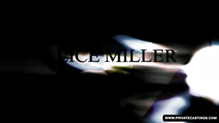 Alice Miller keményen megkúrelva minden irányból