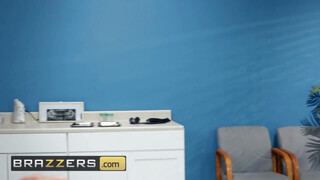Brazzers - Chloe Cherry a kurva nővérke