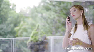 Private - Nicole Love és Dominica Phoenix hármasban dugnak
