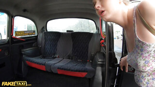 Fake Taxi - Lucy Heart a dögös kicsike orosz muff
