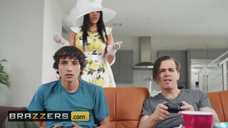 Brazzers - Diamond Kitty a latina milf