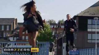 Brazzers - Polly Pons és a hatalmas faszú zsaru