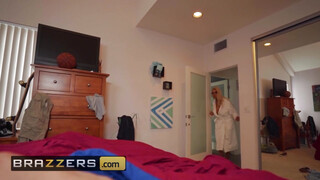 Brazzers - Bridgette B lovagol a faszon