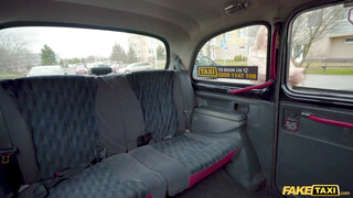 Fake Taxi - Caty Kiss a izgató milf