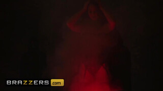 Brazzers - Ariella Ferrera és Isis Love leszopják egymást