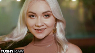 TUSHYRAW - Marilyn Sugar anális behatolása