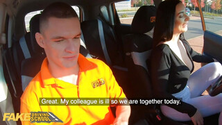 Fake Driving School - Lady Gang rábukik az oktató farkára