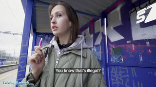 Public Agent - Fiatal kiscsaj pénzért baszik