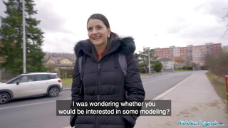 Public Agent - Tiny Tina rábukik a méretes faszra