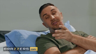 Brazzers - Savannah Bond az óriás tőgyes nővérke