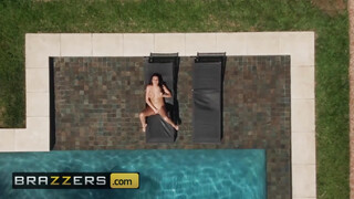 BRAZZERS - Jolee Love a méretes csöcsű fiatal spiné