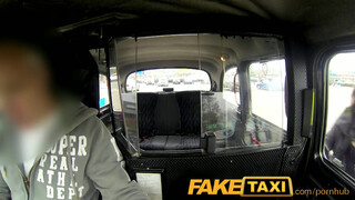 FakeTaxi - a pici lopós barna kisasszony megbánja amit tett