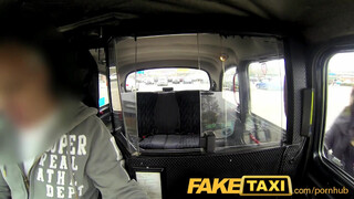 FakeTaxi - cuki hölgyemény méretes seggel megfizet