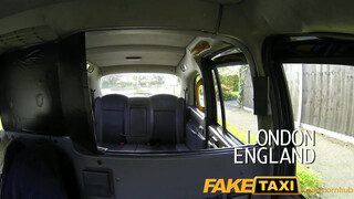 FakeTaxi - nagy seggű lány szexelni akar