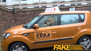 Fake Driving School - extra magas nőci dugni akar vezetés helyett