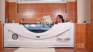 HLAF - teljes jelenet a kádból