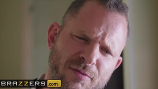 Brazzers - Honey Gold a dögös félvér picsa