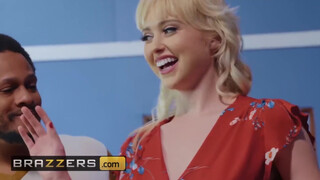 Brazzers - Chloe Cherry és a fotós manus