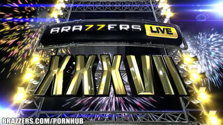 Ava Addams benne van a hármasban - Brazzers