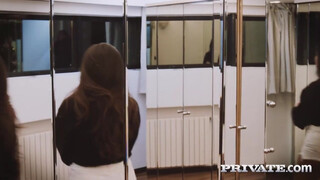 Private com - a főnöknek elégg méretes fasza van