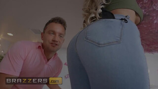 Brazzers - Katie Kush és Kayley Gunner hármasban közösül