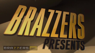 Brazzers - Cherie Deville tini csávóval kefél
