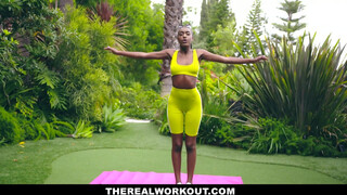 TeamSkeet - fitness fekete spiné kefélni akar