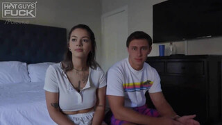 Hatalmas seggű tini csaj és a pasija - Hot Guys Fuck