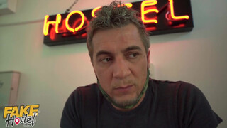Biszex tini lányok hármasban dugnak - Fake Hostel