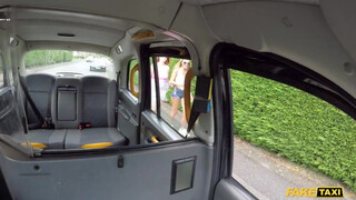 Fake Taxi - Stacy Seran és Princess Paris basznak a taxissal
