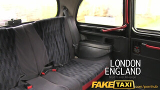 FakeTaxi - Csöcsös világos szőke nem akar fizetni