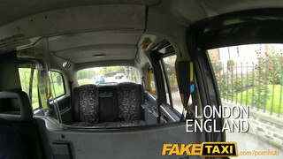 FakeTaxi - Carmel Cox az angol fiatal kurva