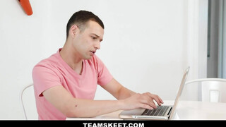 Szomszéd nőci imád lovagolni - TeamSkeet