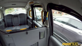 Fake Taxi - Lina Luxa a magas francia tini hölgyemény