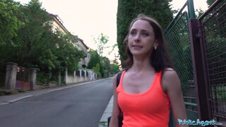 Public Agent - Lola Black kúr a pornó ügynökkel