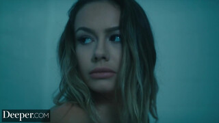 Deeper - Naomi Swann a perverz pici picsa