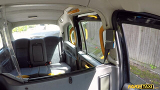 Fake Taxi - Fiatal kisasszony kúr a taxiban