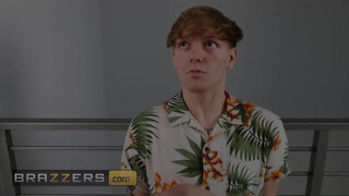 Brazzers - Skylar Snow a irodában kúrel