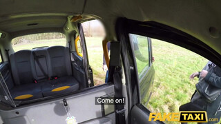 Fake Taxi - Summer Rose két dákót kap