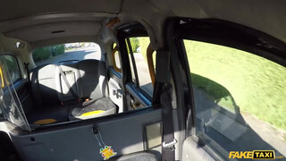 Fake Taxi - Myla Elyse bekapja a dákót