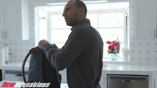New Sensations - Paige Owens ma nem ment iskolába