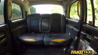 Fake Taxi - Azura Alii a perverz vörös hajú hölgyemény