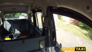 Fake Taxi - Lyen Parker dug a hátsó ülésen