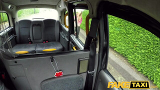 Fake Taxi - Skyler Mckay a lufi didkós milf